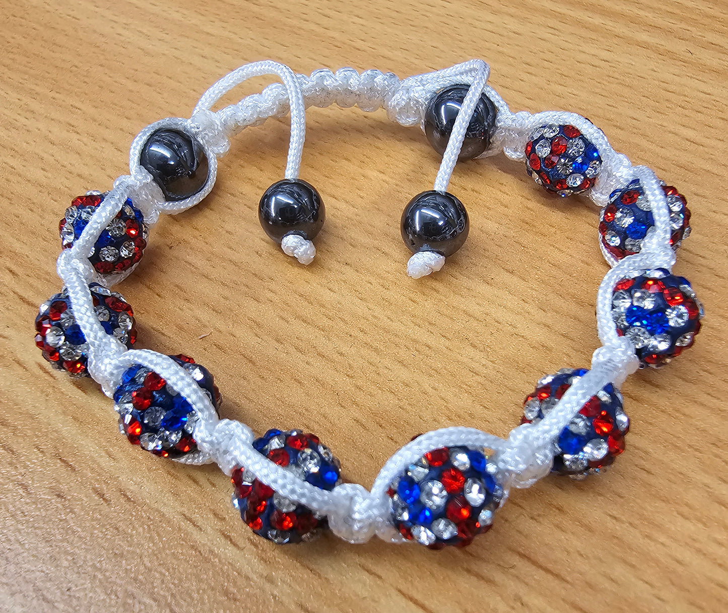 Union Flag, Union Jack Handmade Bracelet Filled with CZ Crystals - Macramé bracelet - Adjustable size in any Wrist