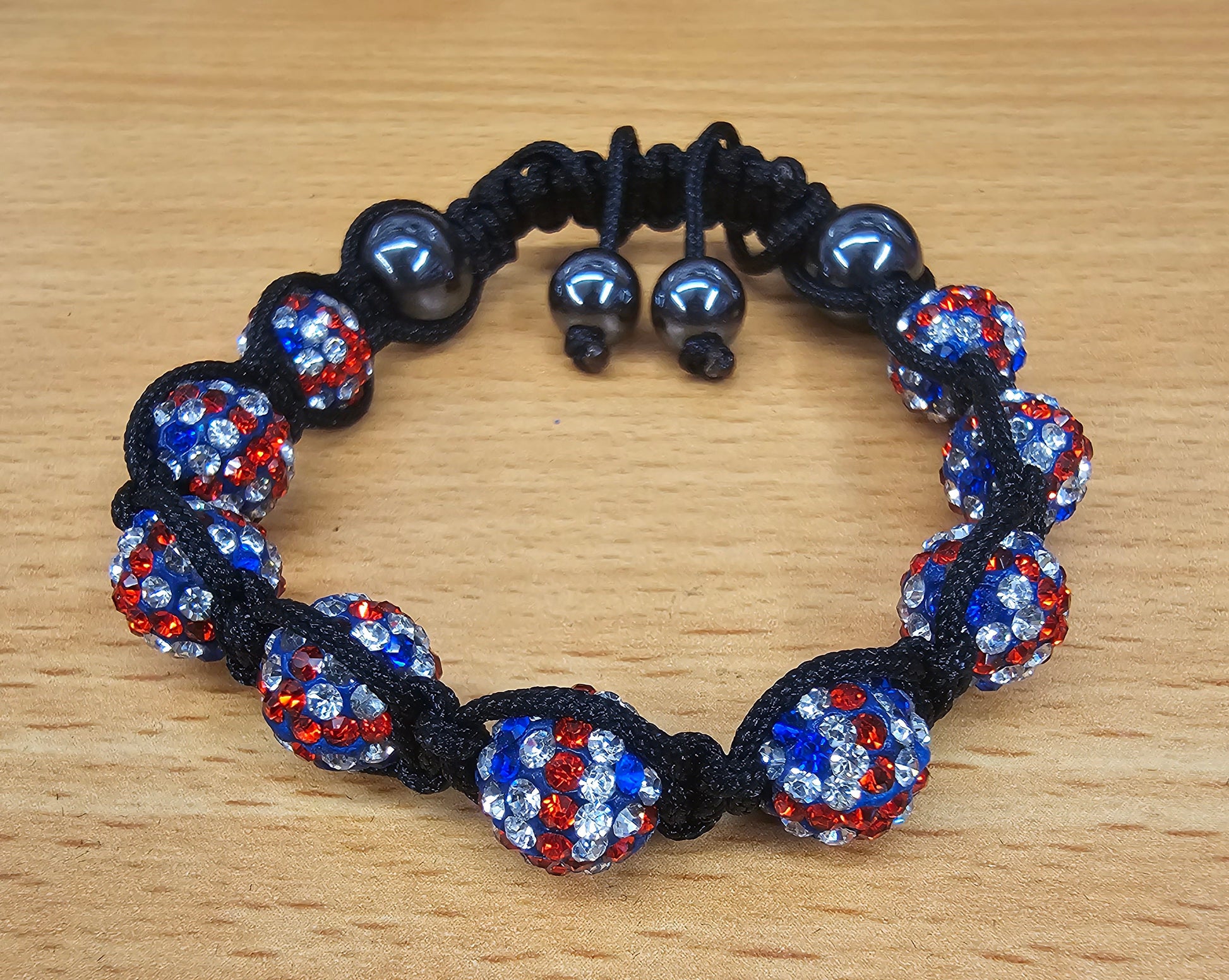 Union Flag, Union Jack Handmade Bracelet Filled with CZ Crystals - Macramé bracelet - Adjustable size in any Wrist