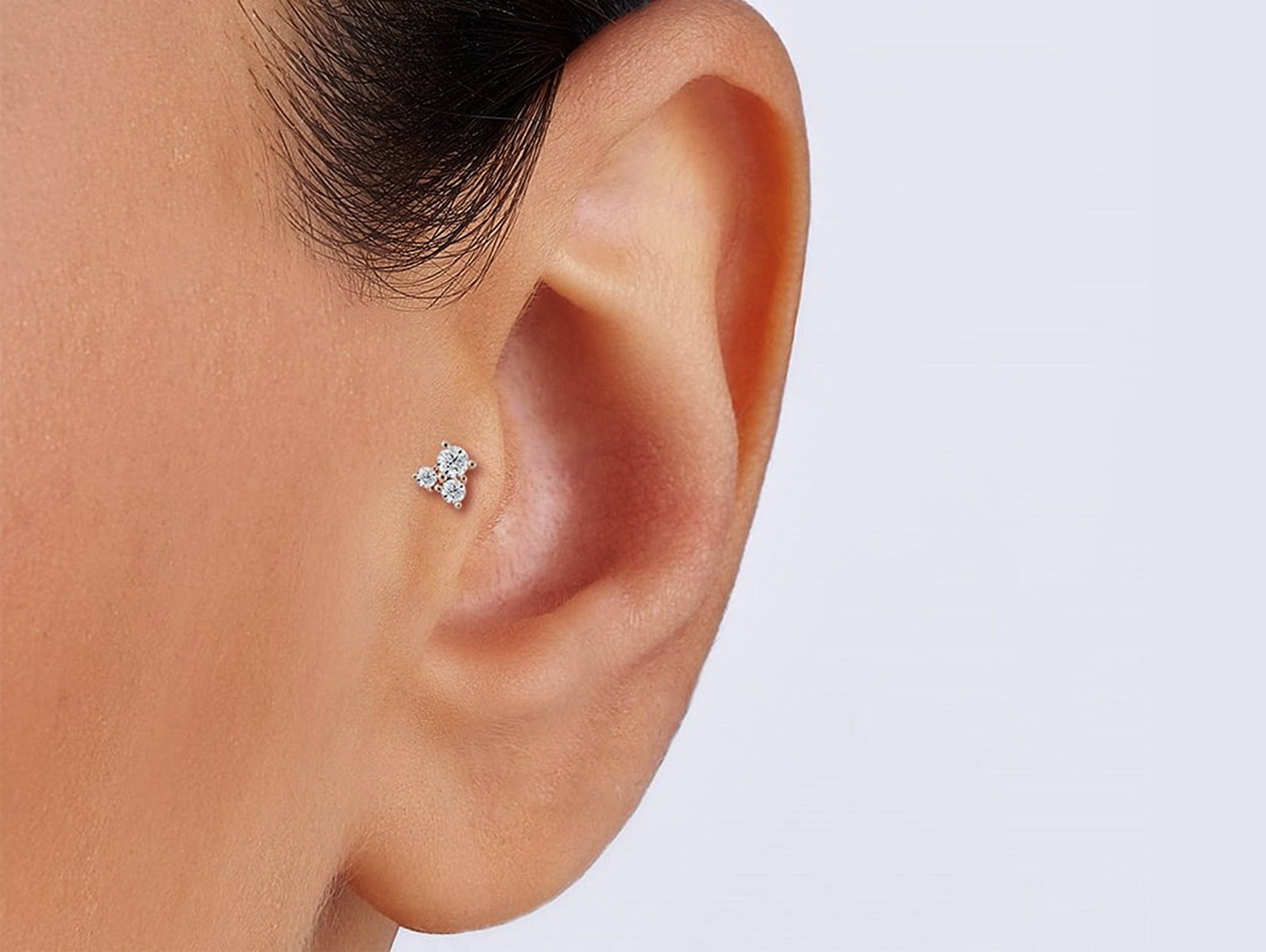 14K White Gold Helix Flat Back Labret Cartilage Piercing 3 Stone Round CZ Crystal - Internally Threading Body Jewellery Ear Piercing